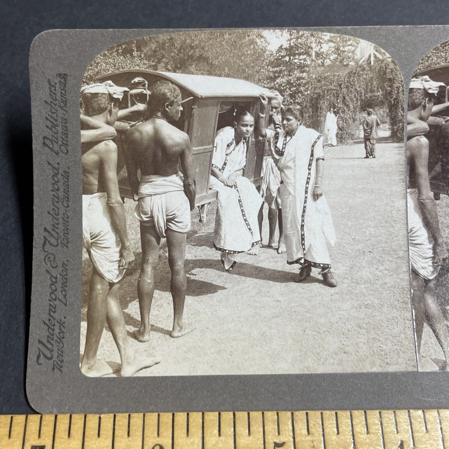 Antique 1903 Poor Men Carrying Rich Women In India Stereoview Photo Card P5649