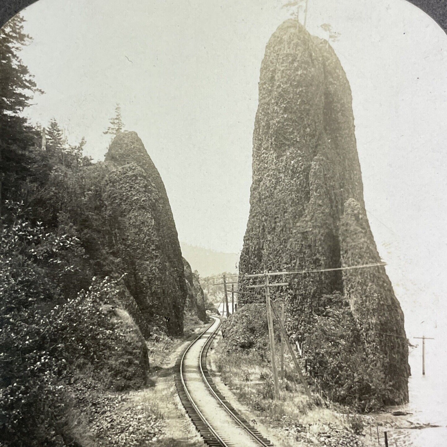 Pillars of Hercules Railroad Pass Oregon Stereoview Antique c1910s Y1184