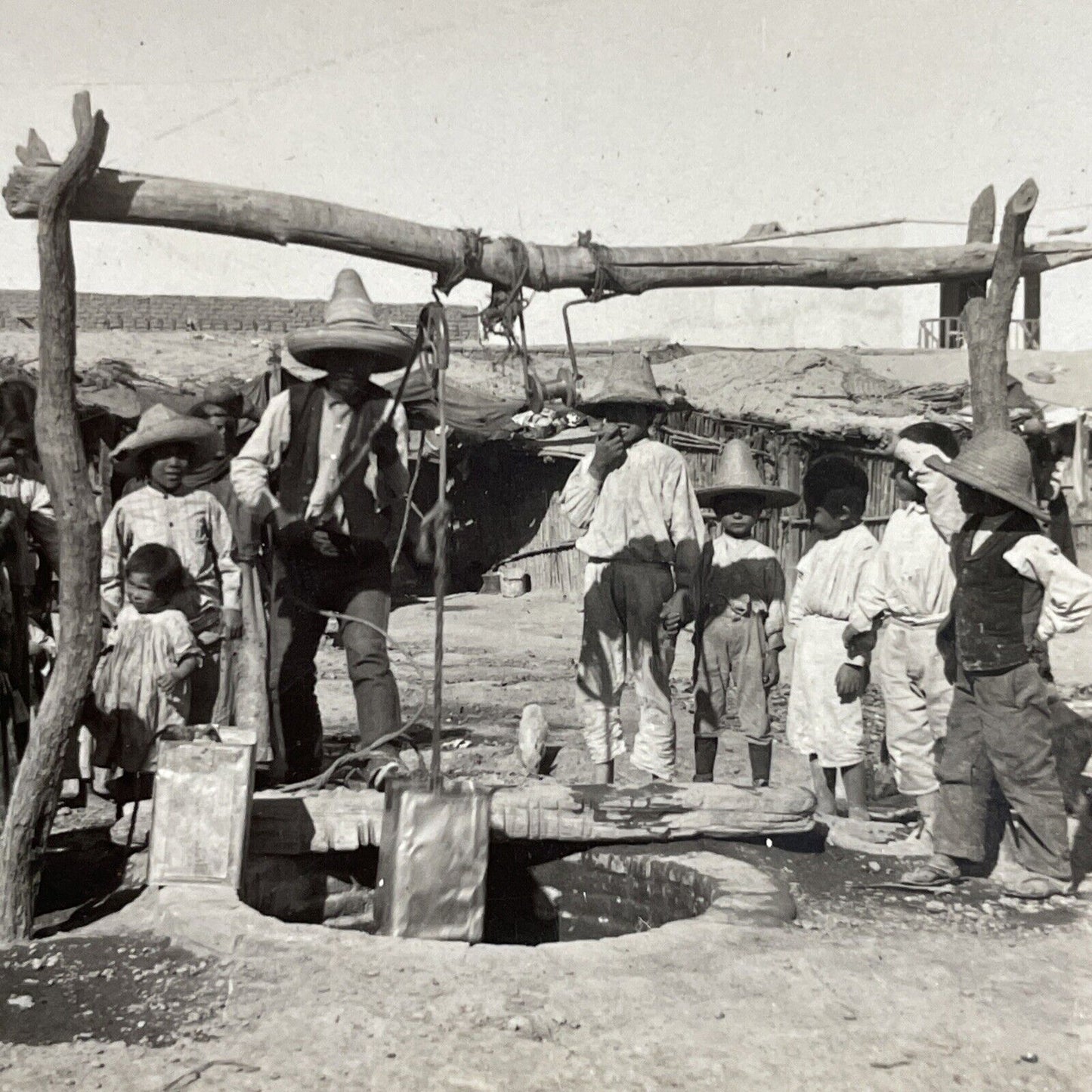 Antique 1906 Children Standing Around An Open Well Stereoview Photo Card P4446