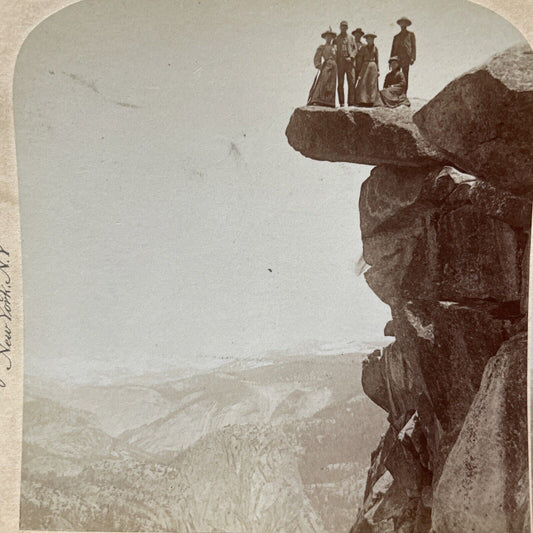 Antique 1894 Women On Dangerous Cliff Edge Stereoview Photo Card V3292