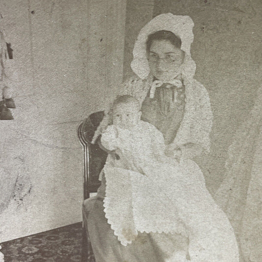 Antique 1892 Grandmother Cradling Baby Rocking Chair Stereoview Photo Card P1122