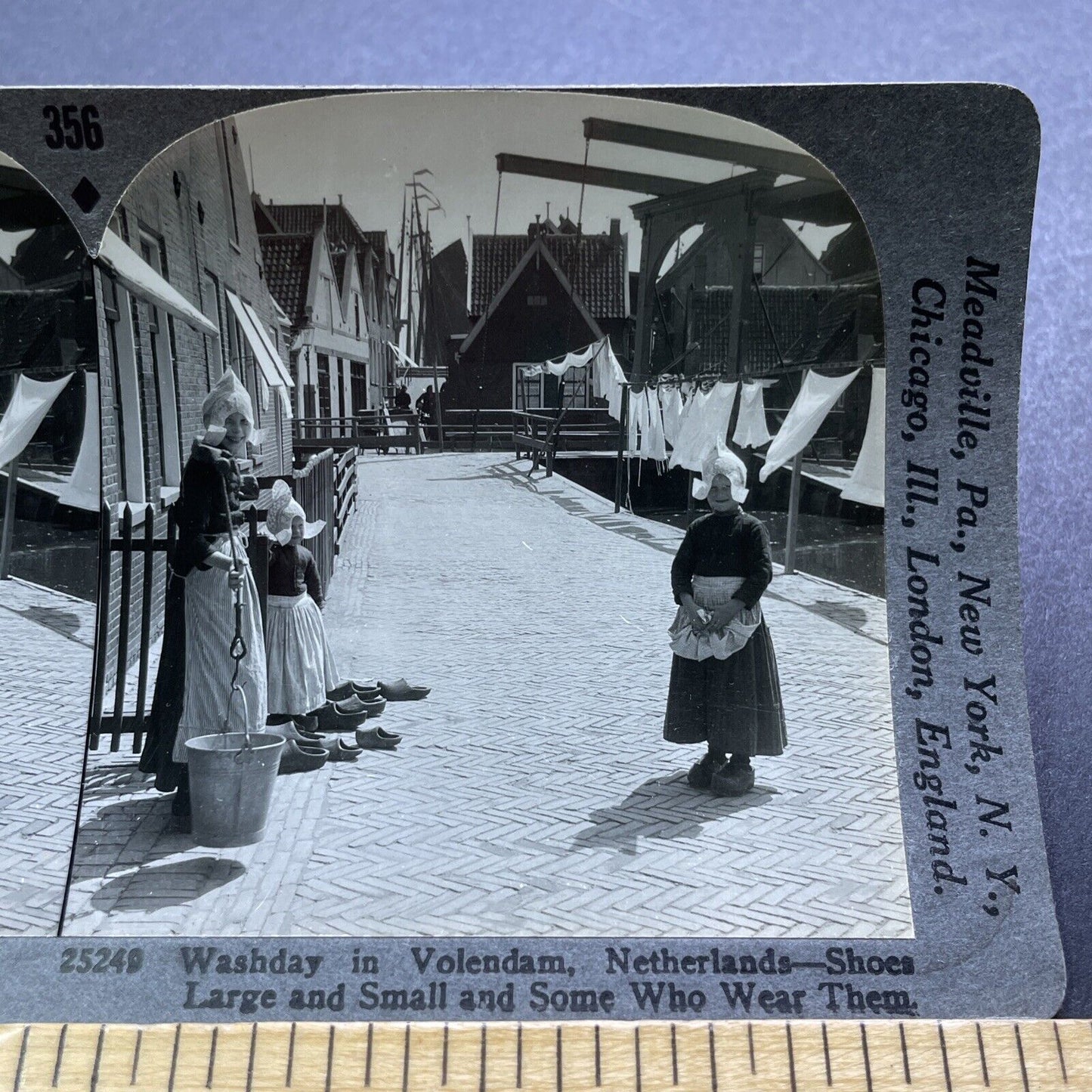 Antique 1920s Traditional Girls In Volendam Holland Stereoview Photo Card V2911