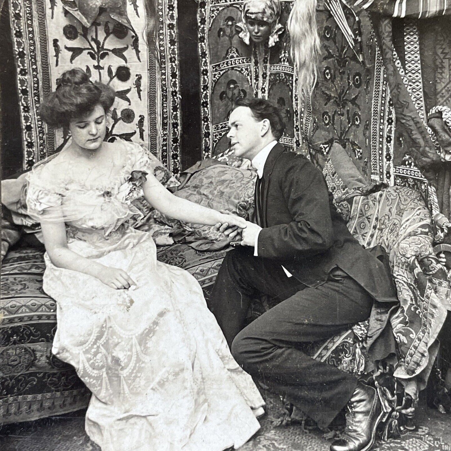 Antique 1902 Man Proposes Marriage To Woman Stereoview Photo Card P2926