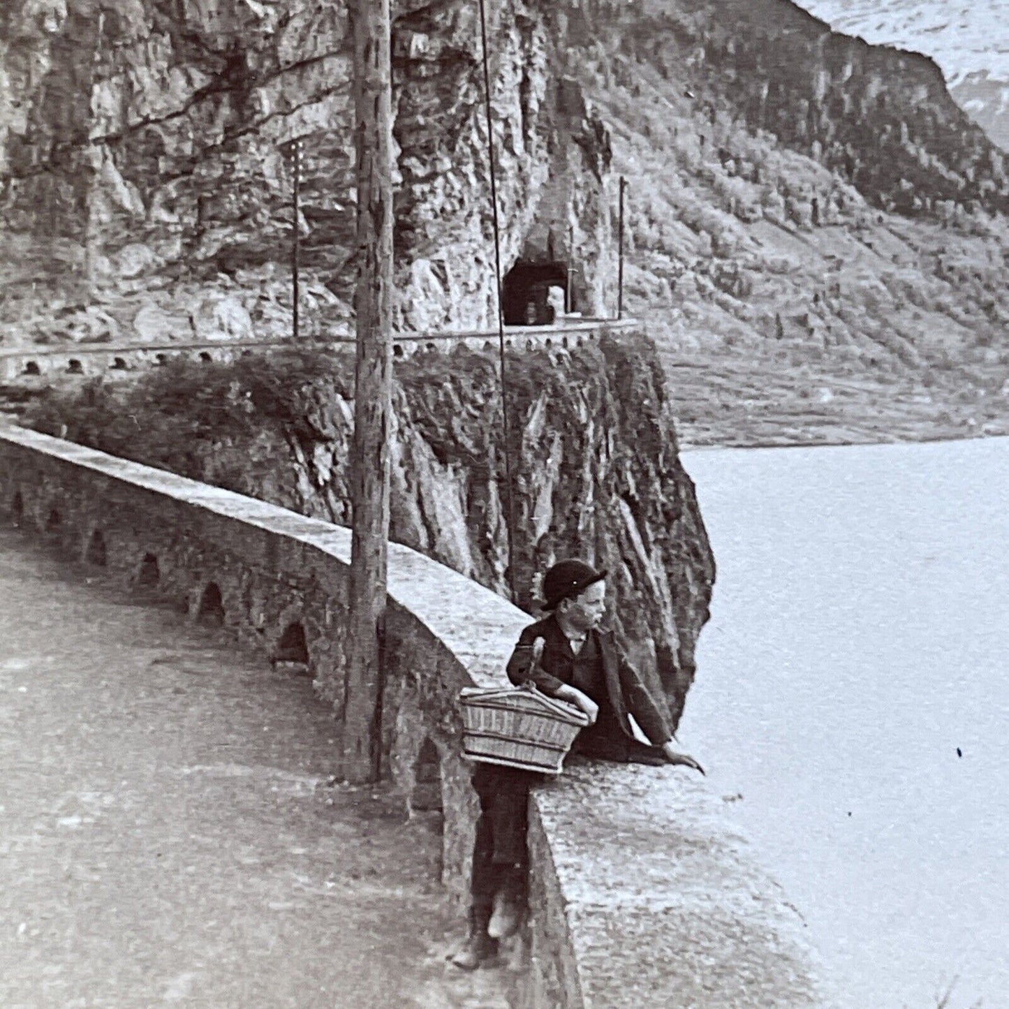 Antique 1900 Axenstrasse Child Brunnen Switzerland Stereoview Photo Card P2377