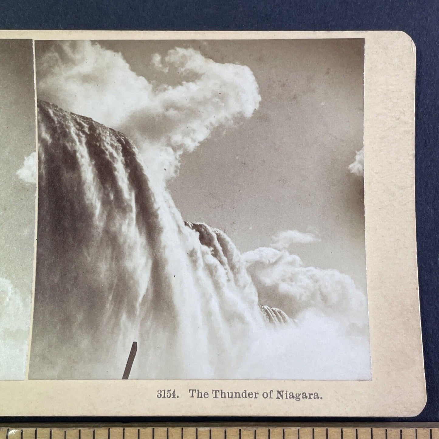 Looking Up From The Base Of Niagara Falls Stereoview Antique c1880 Y2137