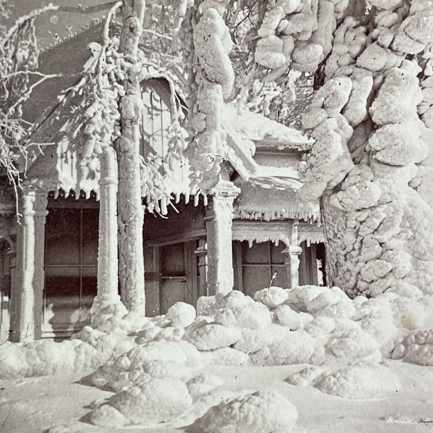 Ornate Cottage Niagara Falls New York Stereoview Snow Covered c1880 Y1302