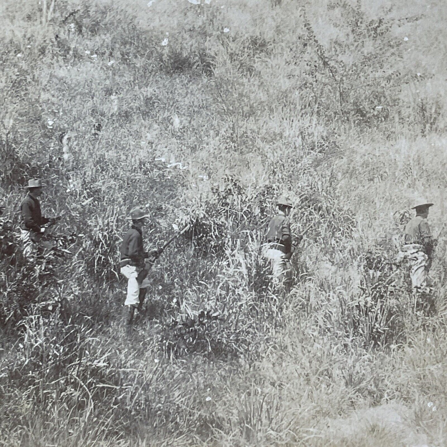 US Soldiers In A Gunfight In Cuba Stereoview MH Zahner Antique c1899 X3176