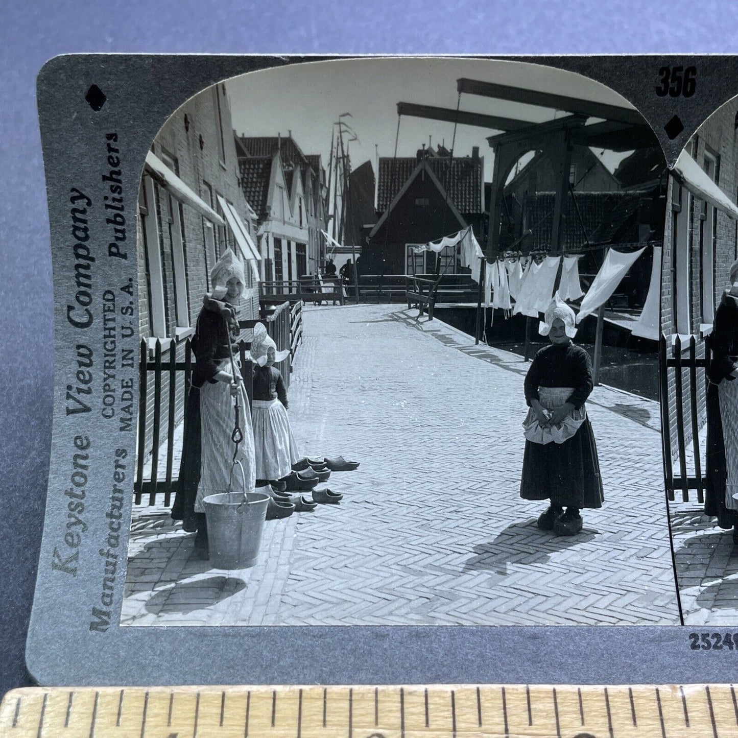 Antique 1920s Traditional Girls In Volendam Holland Stereoview Photo Card V2911