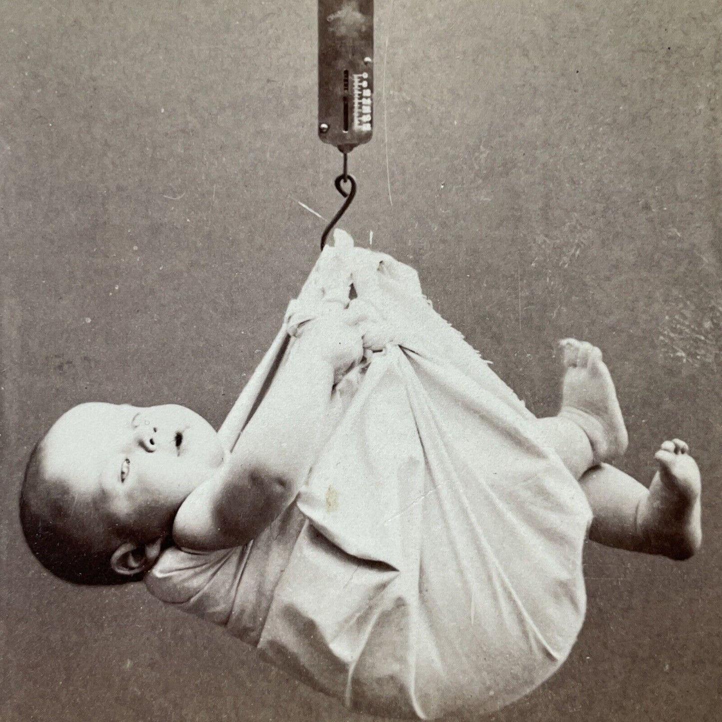 Antique 1901 Fish Scale Used To Weigh Newborn Baby Stereoview Photo Card V3294