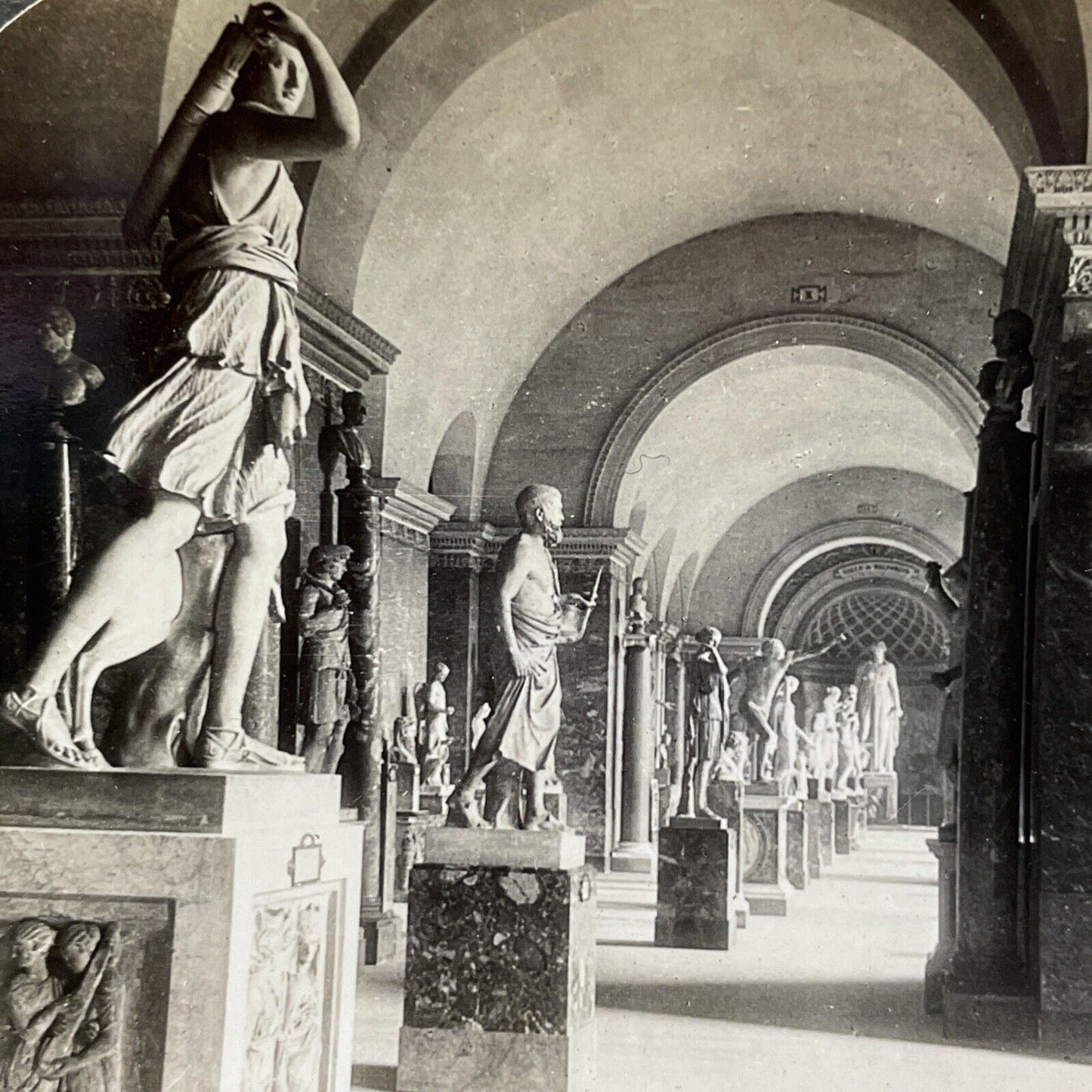 Antique 1920s Sculptures In The Louvre Paris France Stereoview Photo Card V2948