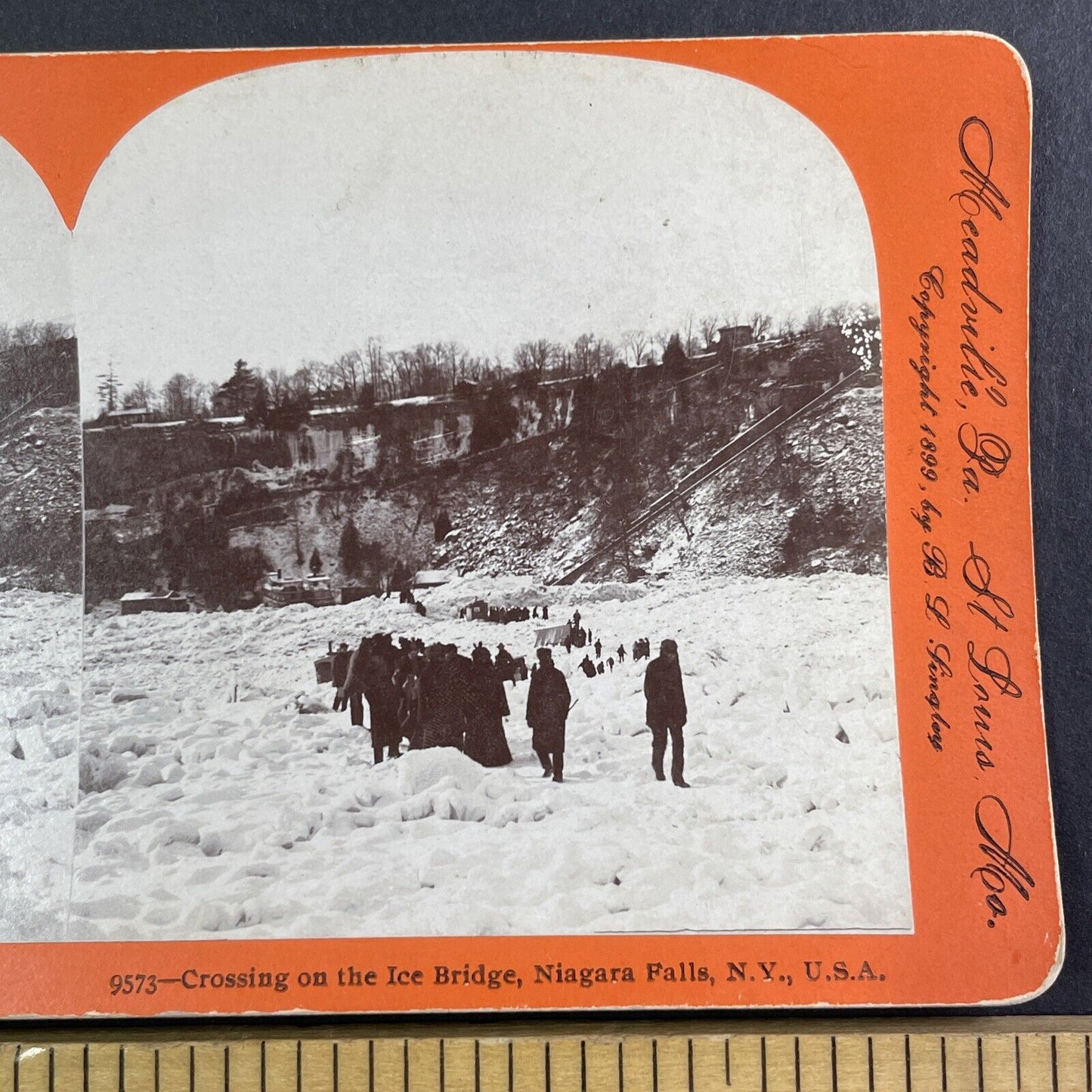 Walking Across the Frozen Niagara River Stereoview Antique c1899 Y1441