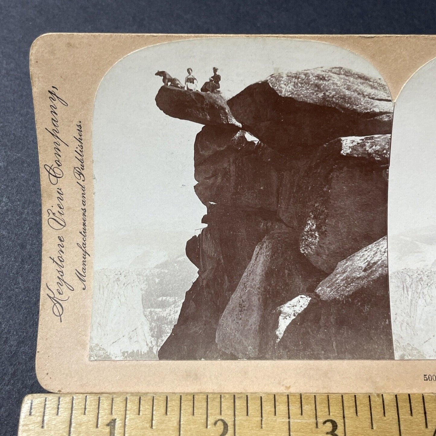 Antique 1899 Daredevils On Cliff Edge Yosemite CA Stereoview Photo Card V2846