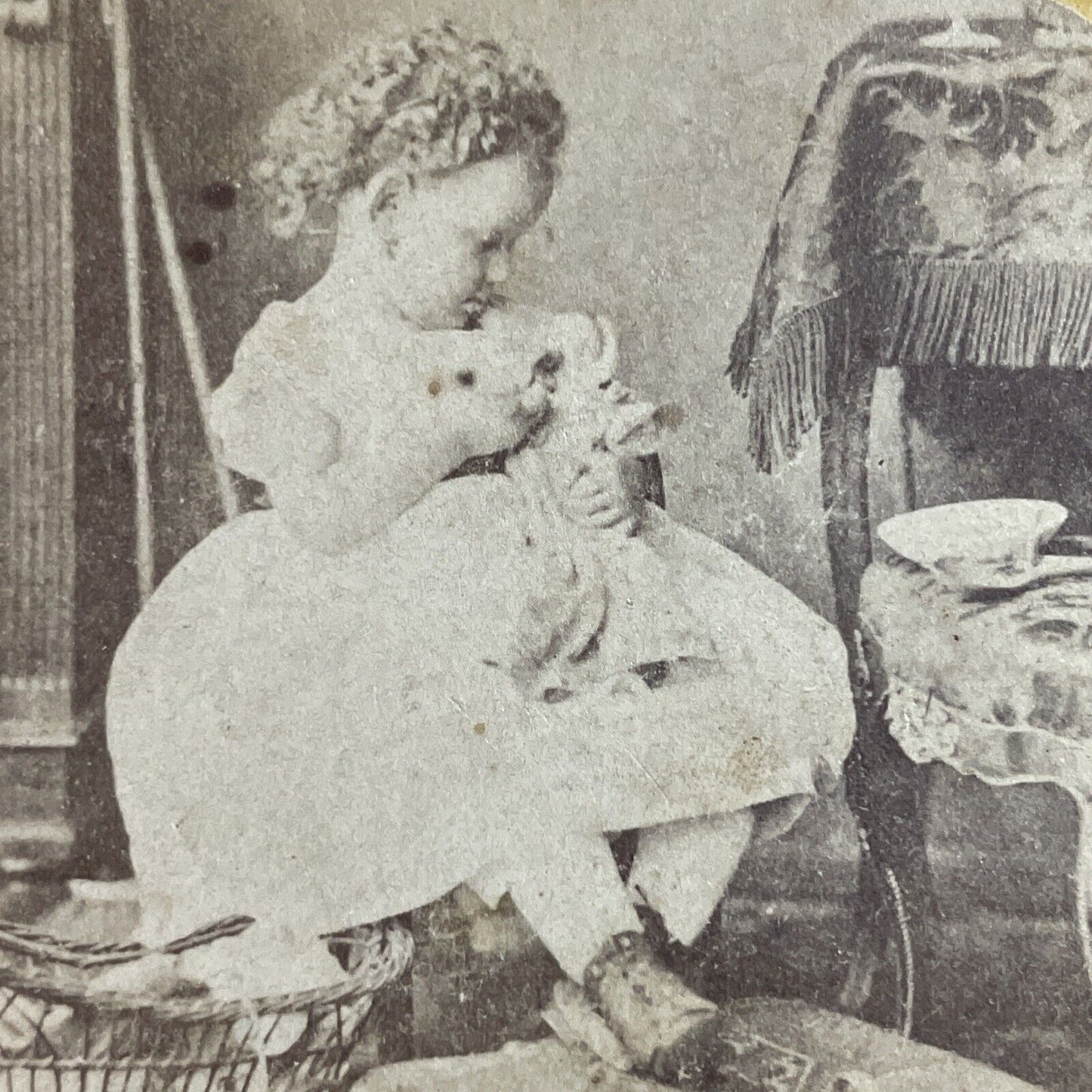 Antique 1870s Little Girl Feeds Her Porcelain Doll Stereoview Photo Card P4700