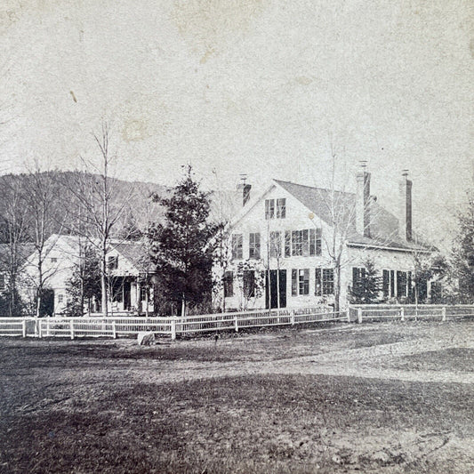 Antique 1860s Colonial Home Plymouth New Hampshire Stereoview Photo Card V1702