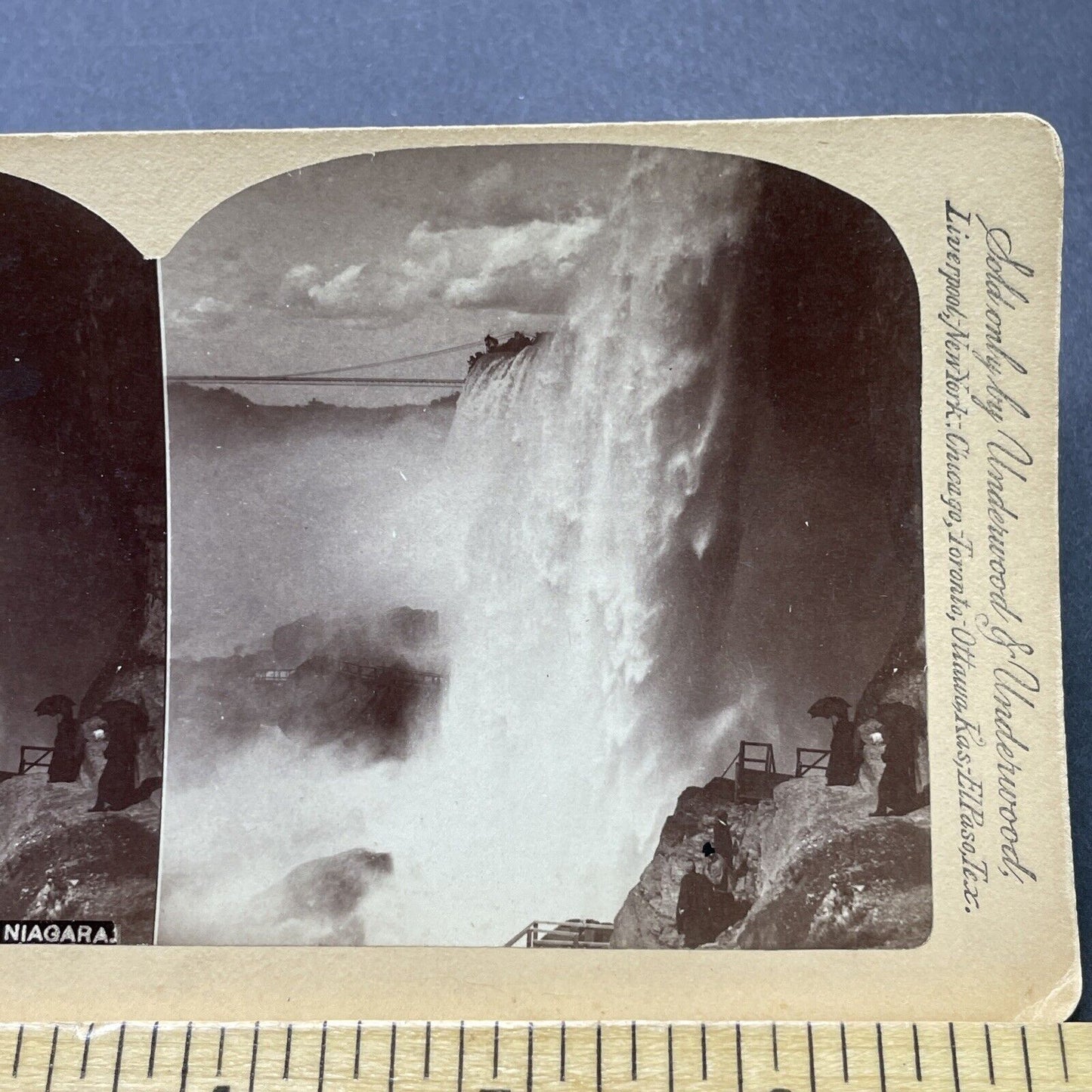 Antique 1870s Women Dangerously Close Niagara Falls Stereoview Photo Card P2353