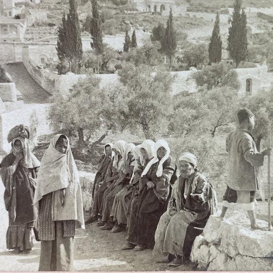 Antique 1890s Palestinian Peasants Sitting Jerusalem Stereoview Photo Card P3895