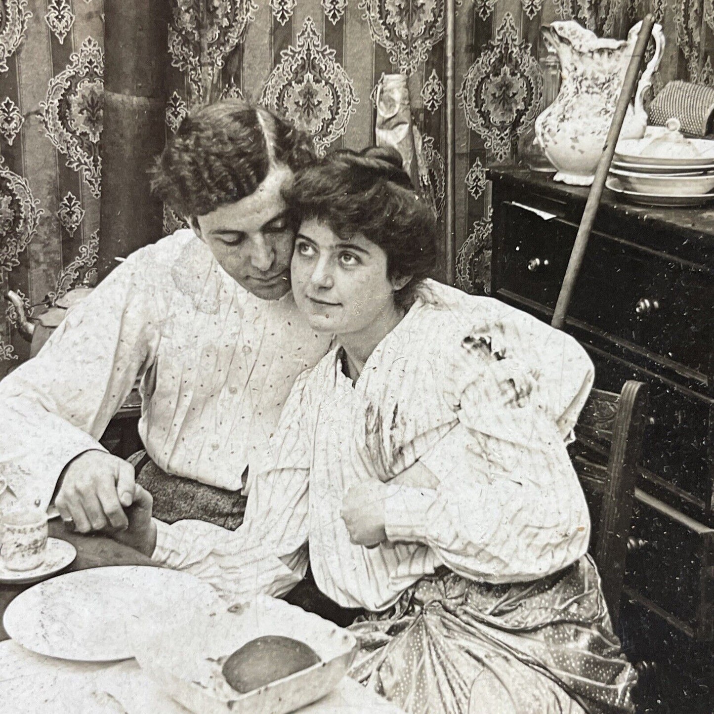 Antique 1903 Man And Woman Cuddle At Dinner Stereoview Photo Card P2647