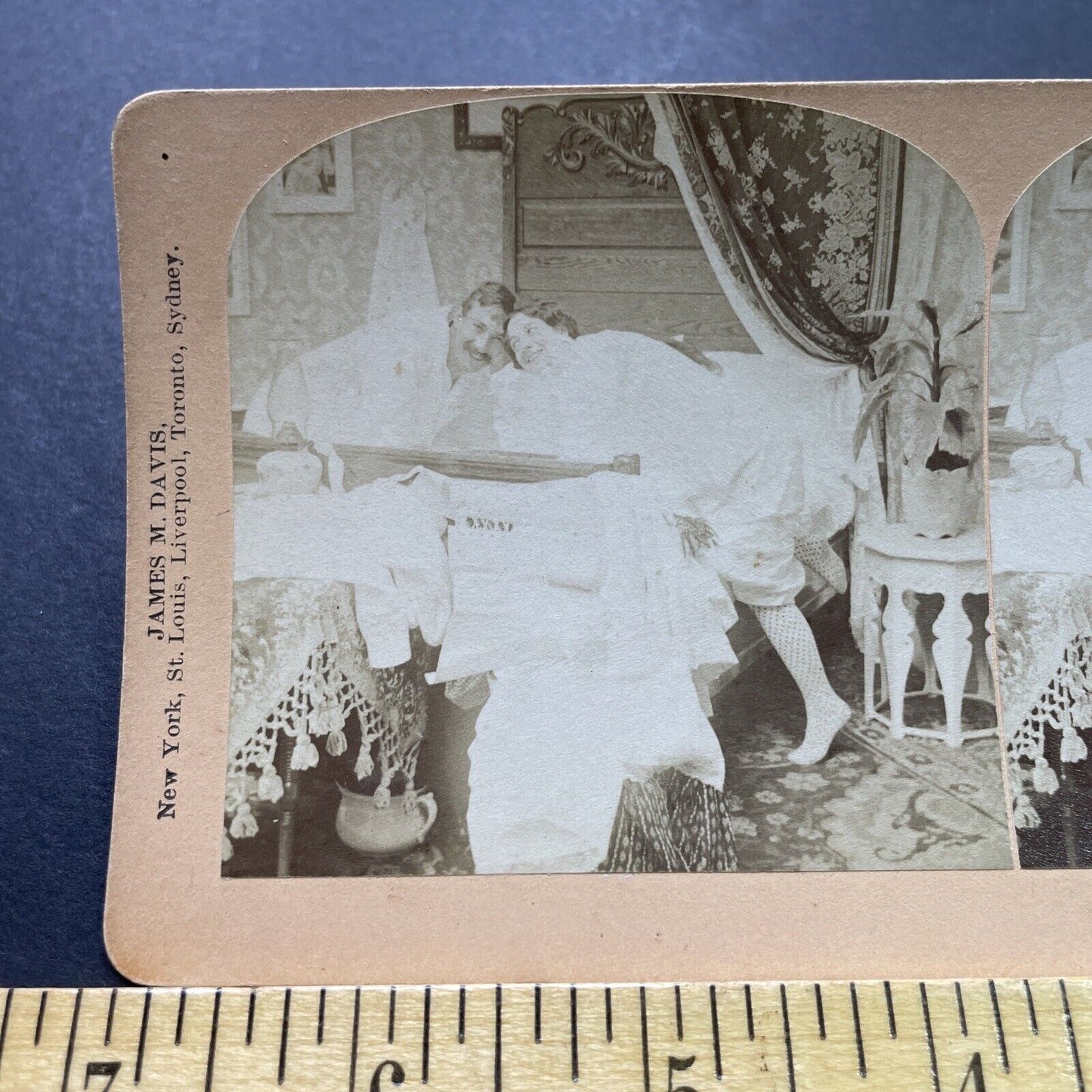 Antique 1899 Married Couple Bonk Heads Going To Bed Stereoview Photo Card P1981