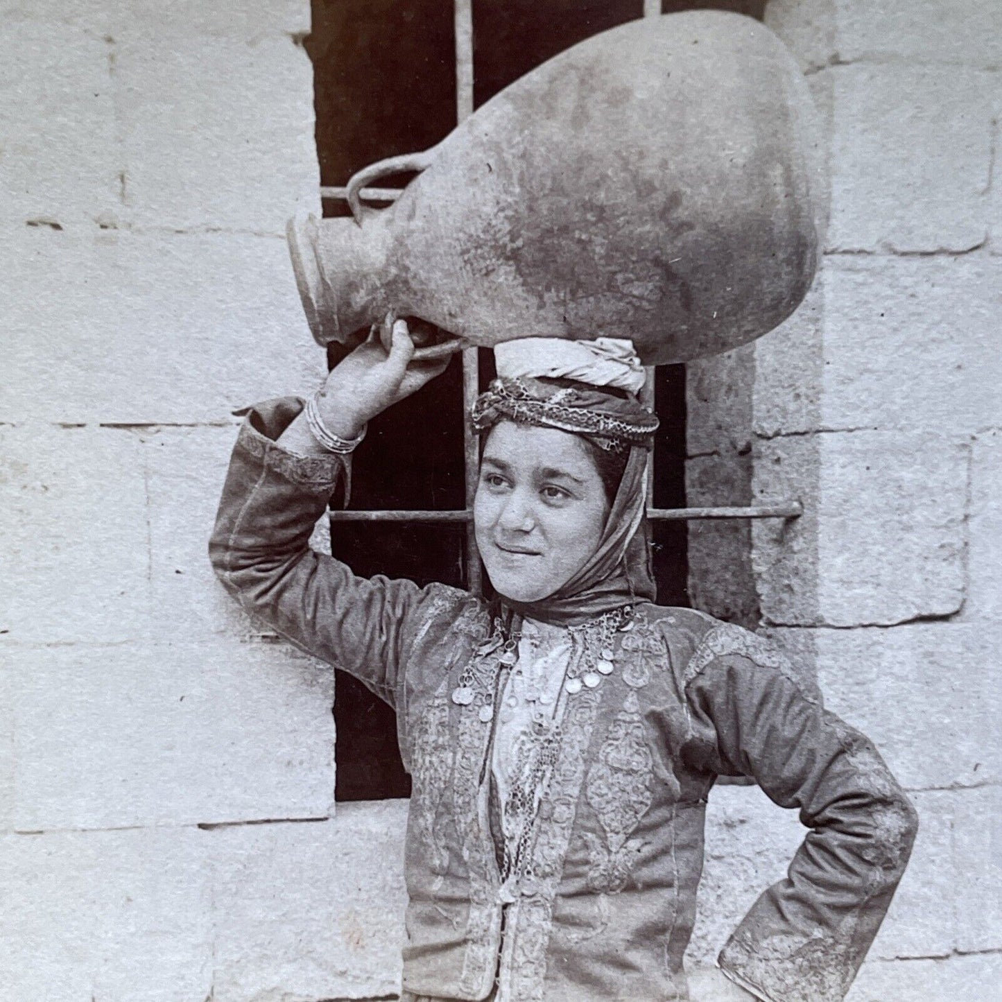 Antique 1900 Woman Carrying Jug On Her Head Israel Stereoview Photo Card P1981