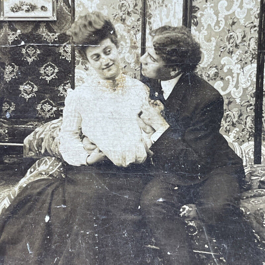 Antique 1903 Man Seduces Woman In Parlor Stereoview Photo Card P2662