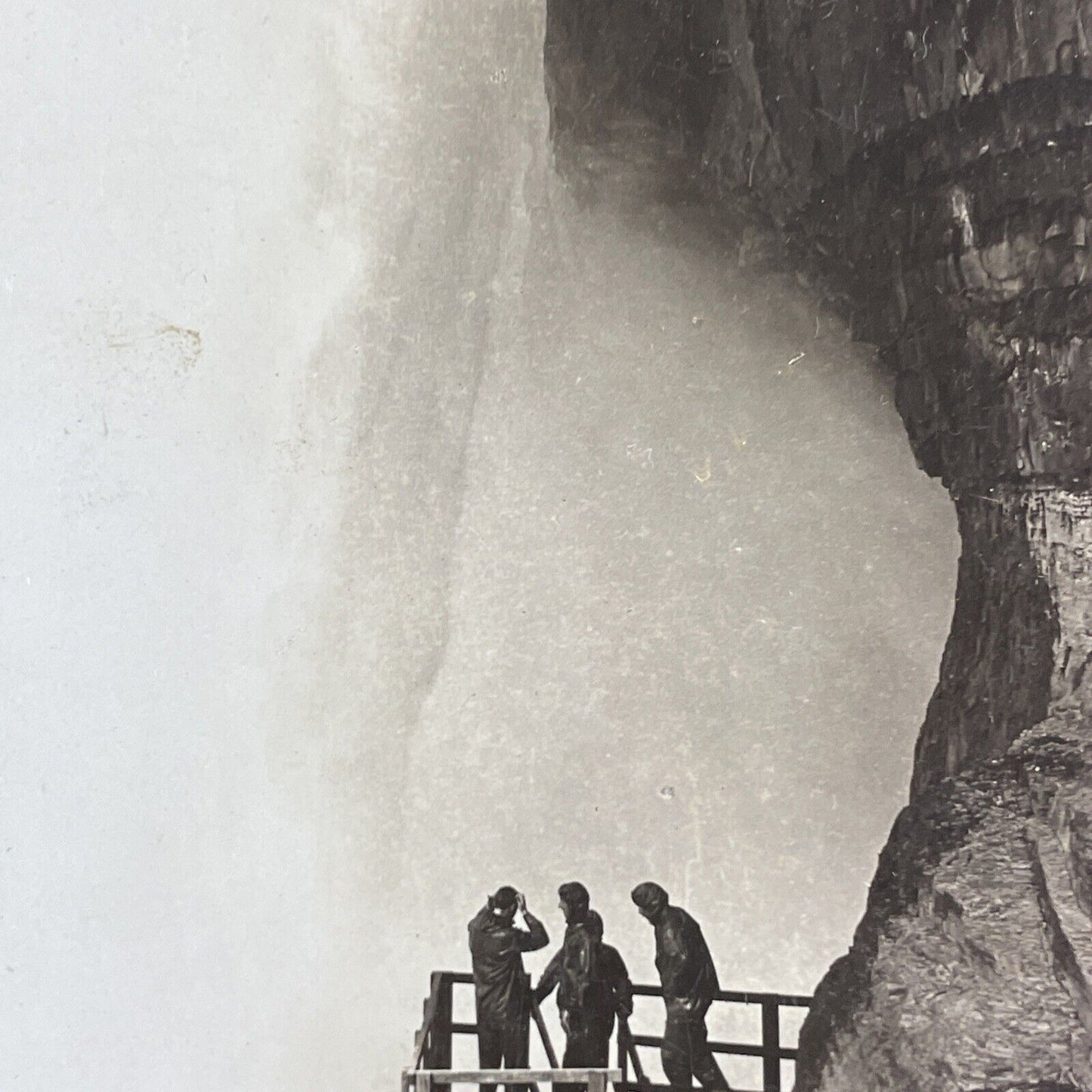 Cave of the Winds beneath Niagara Falls Stereoview Antique c1902 Y2148