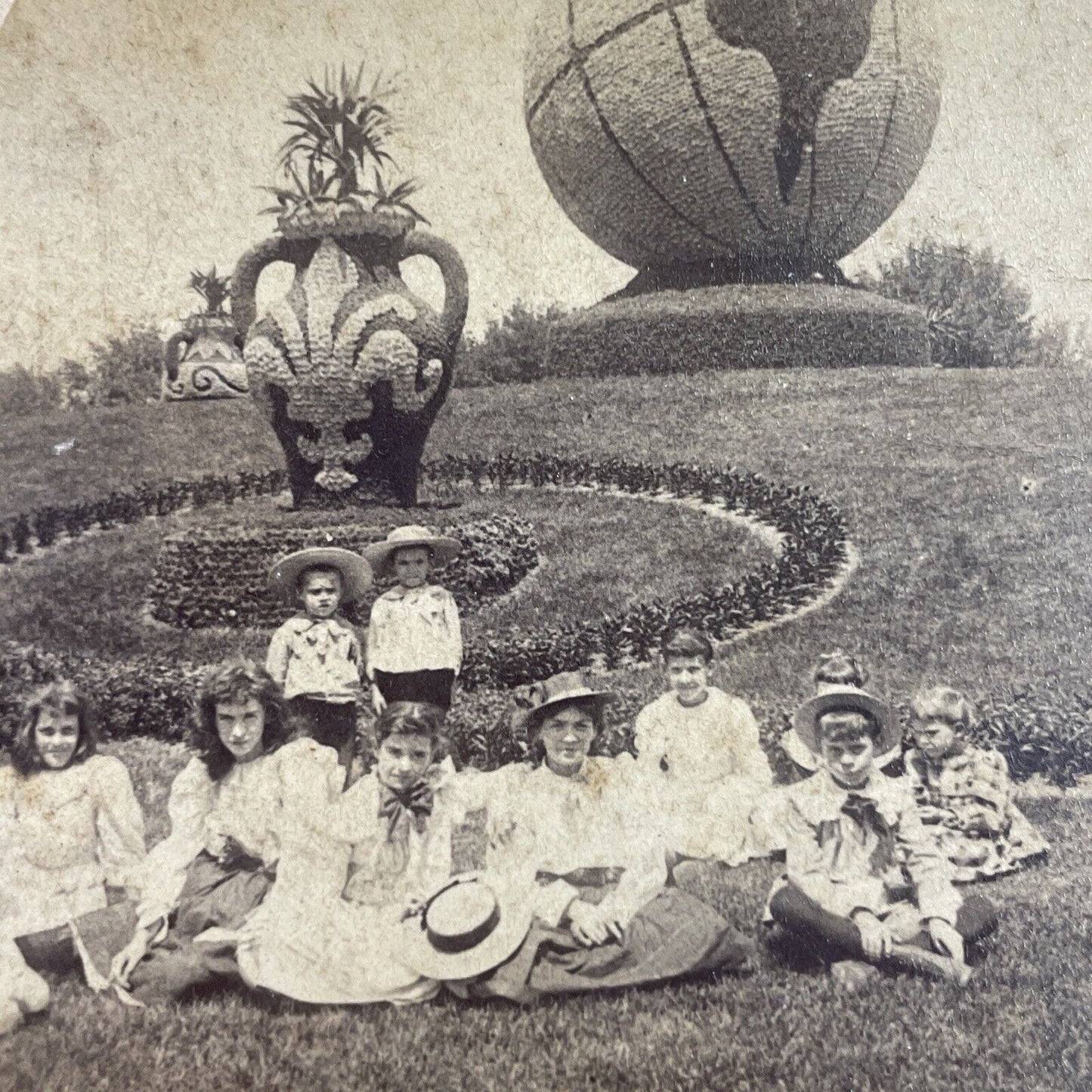 Antique 1894 Giant Flower Globe In Chicago Illinois Stereoview Photo Card P3790