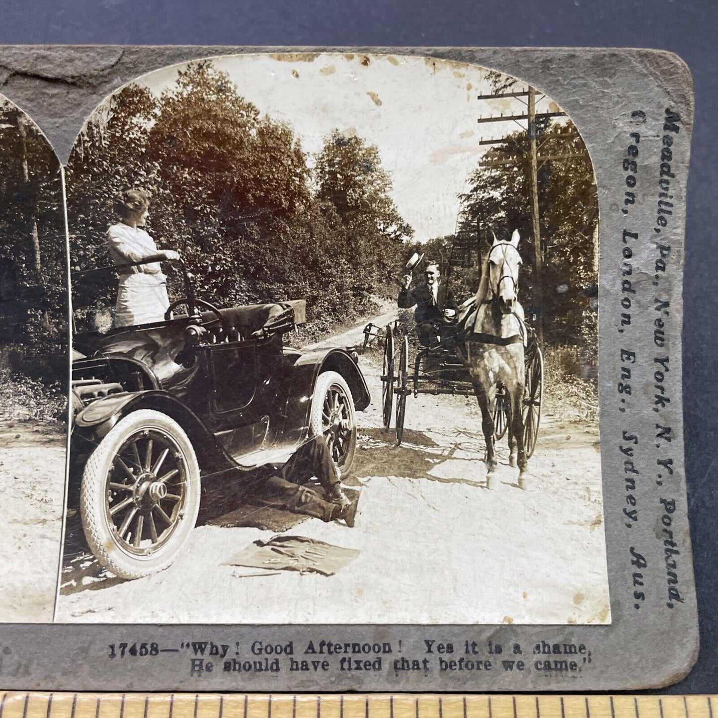 Antique 1905 Man Fixes Broken Car On Roadway Stereoview Photo Card P2670