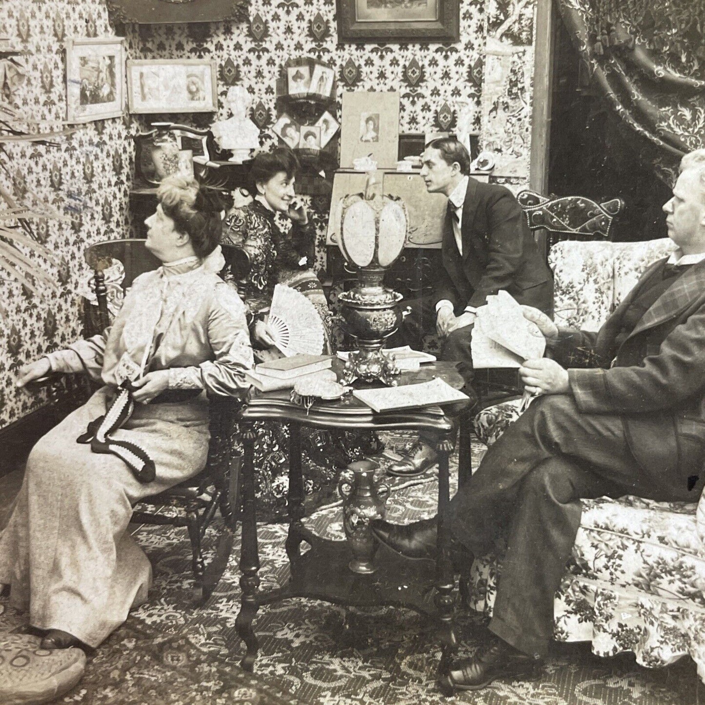 Antique 1902 Victorian Parlor With Clock & Paintings Stereoview Photo Card P3477