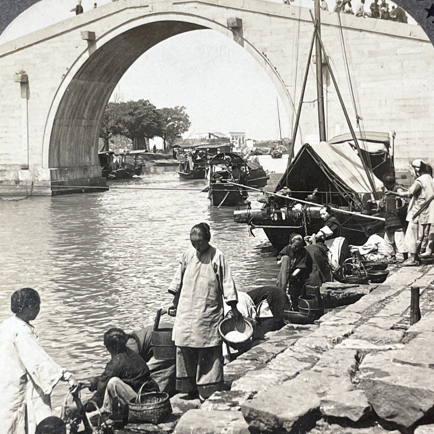 People Gathering Water Suzhou China Stereoview Antique c1901 X2803
