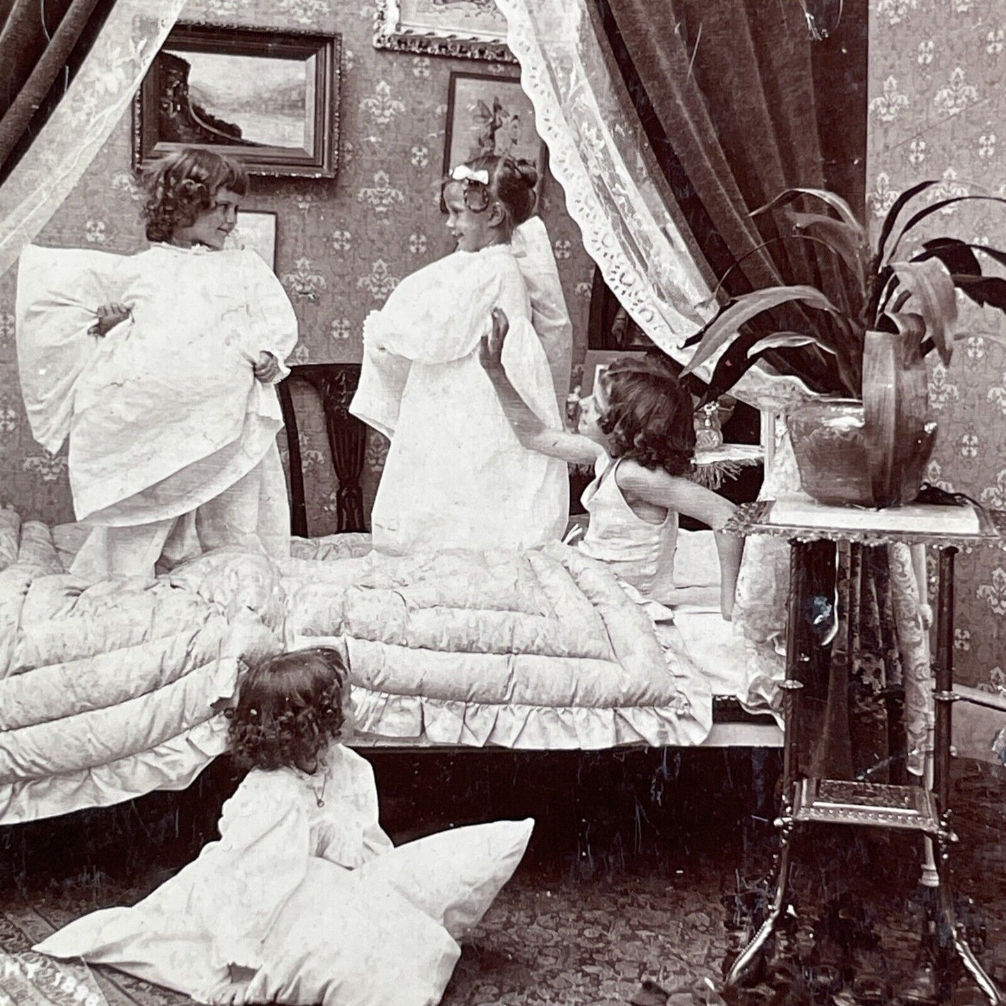 Children Having A Pillow Fight Before Bed Stereoview Antique c1898 X3169