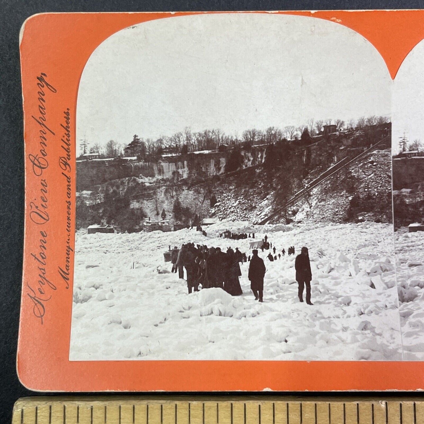 Walking Across the Frozen Niagara River Stereoview Antique c1899 Y1441