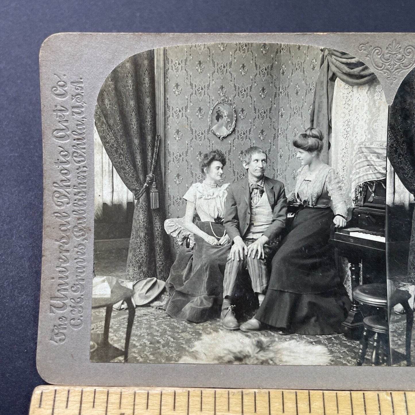 Antique 1902 Women Gush Over Male Visitor Stereoview Photo Card P2931