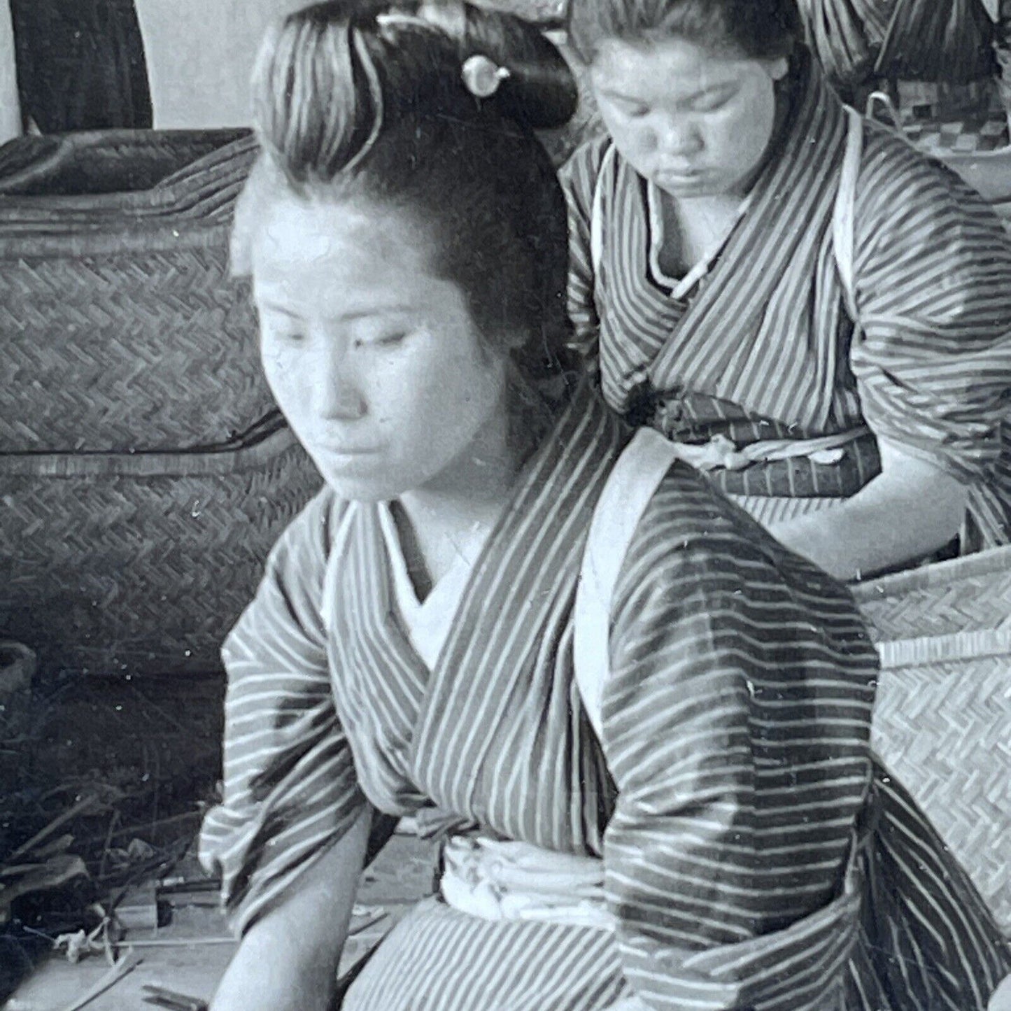 Antique 1920s Teenage Girls Making Baskets Japan Stereoview Photo Card P2058