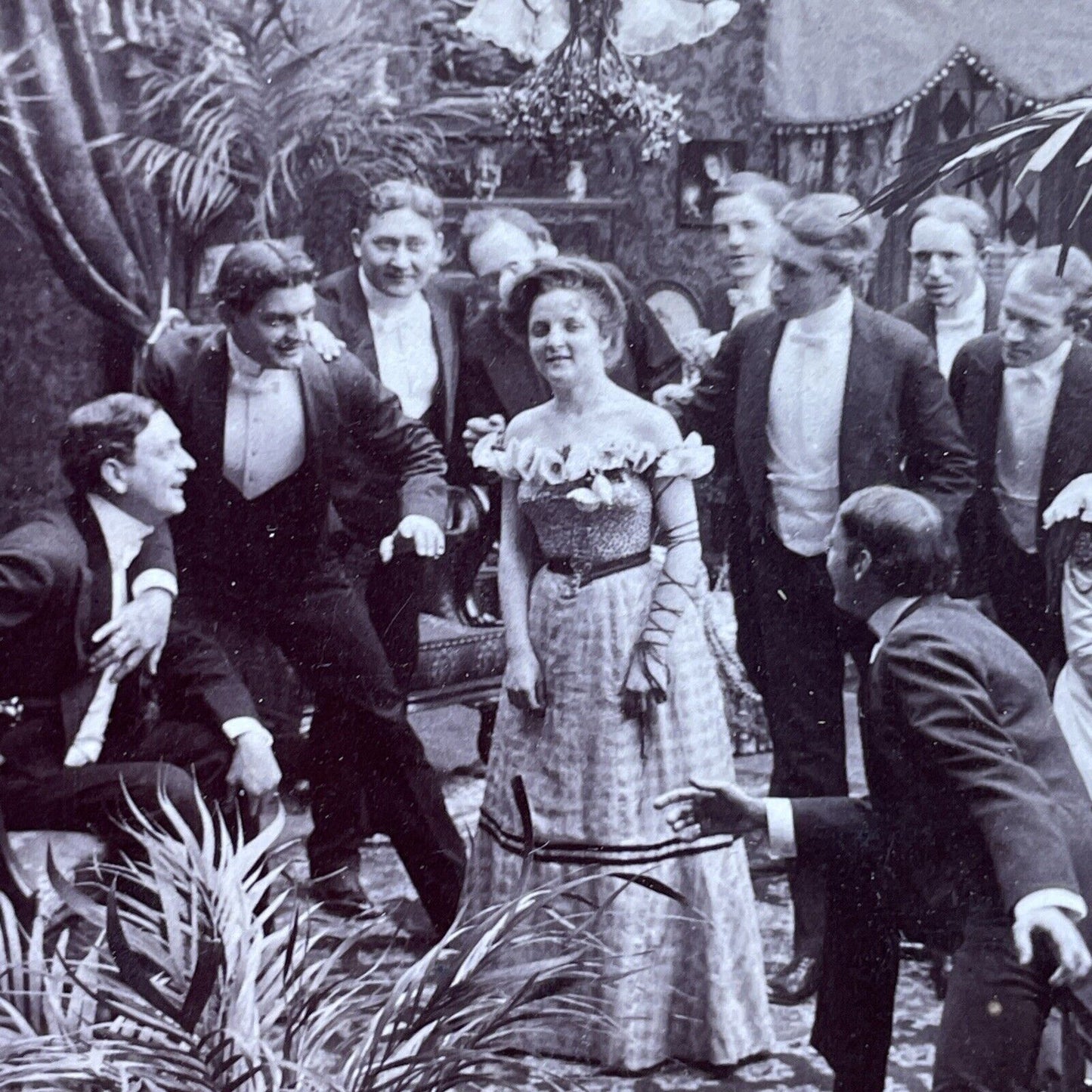 Antique 1901 Woman Under Mistletoe Surrounded By Men Stereoview Photo Card P2837