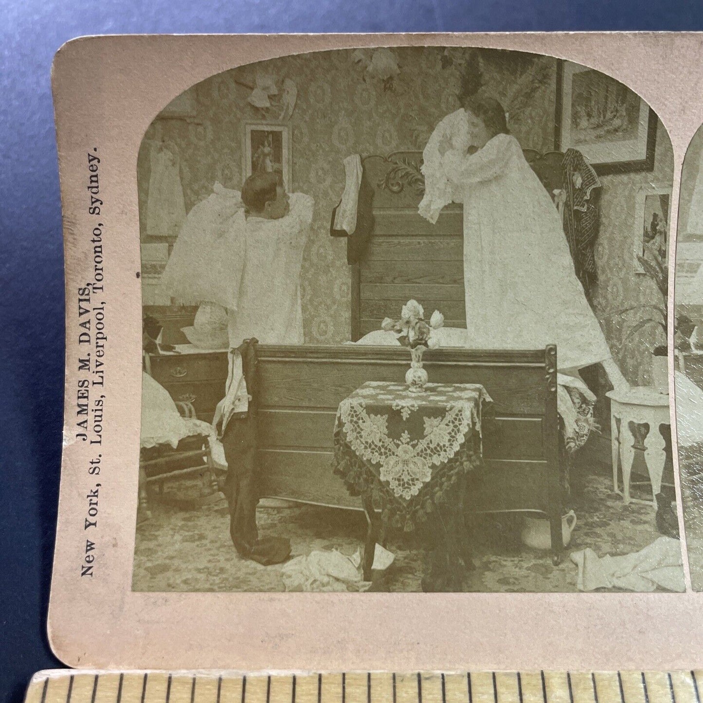 Antique 1897 Man And Woman Have Pillow Fight In Bed Stereoview Photo Card P4054