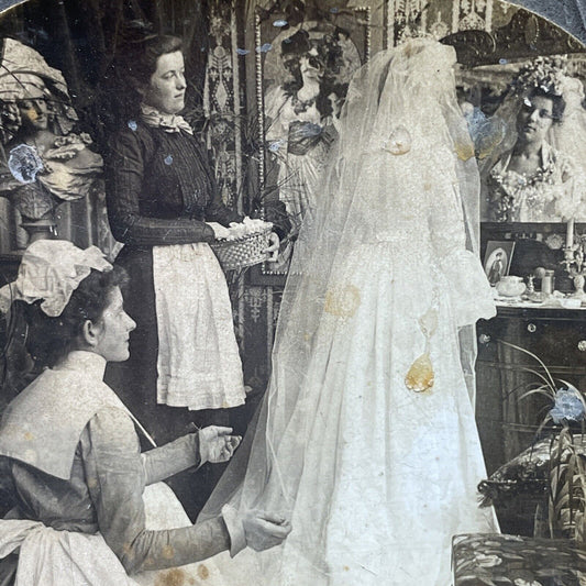 Antique 1901 Maidens Prepare Bride For Wedding Stereoview Photo Card P580-034