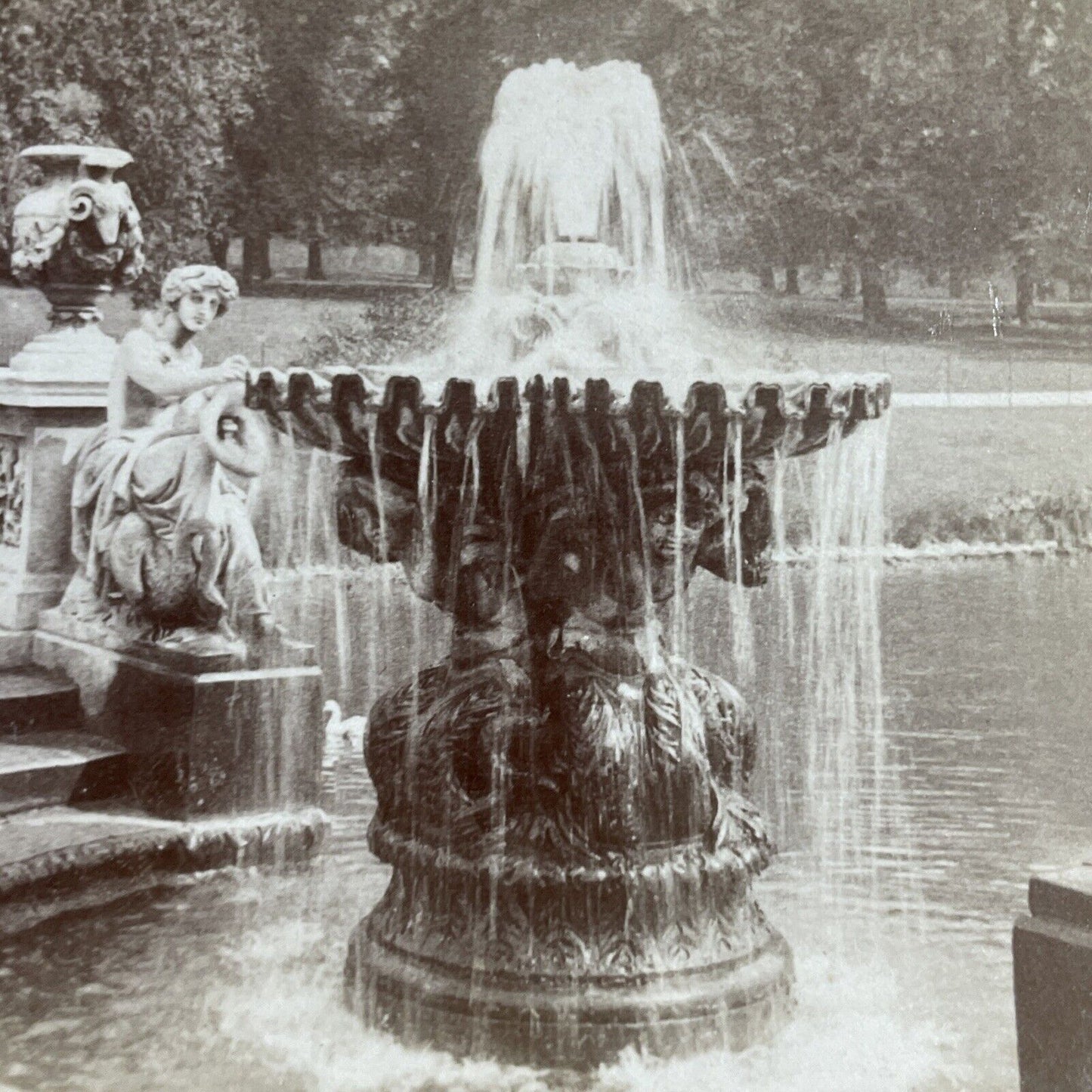 Antique 1900 Fountain Waterfall Hyde Park England Stereoview Photo Card P4595