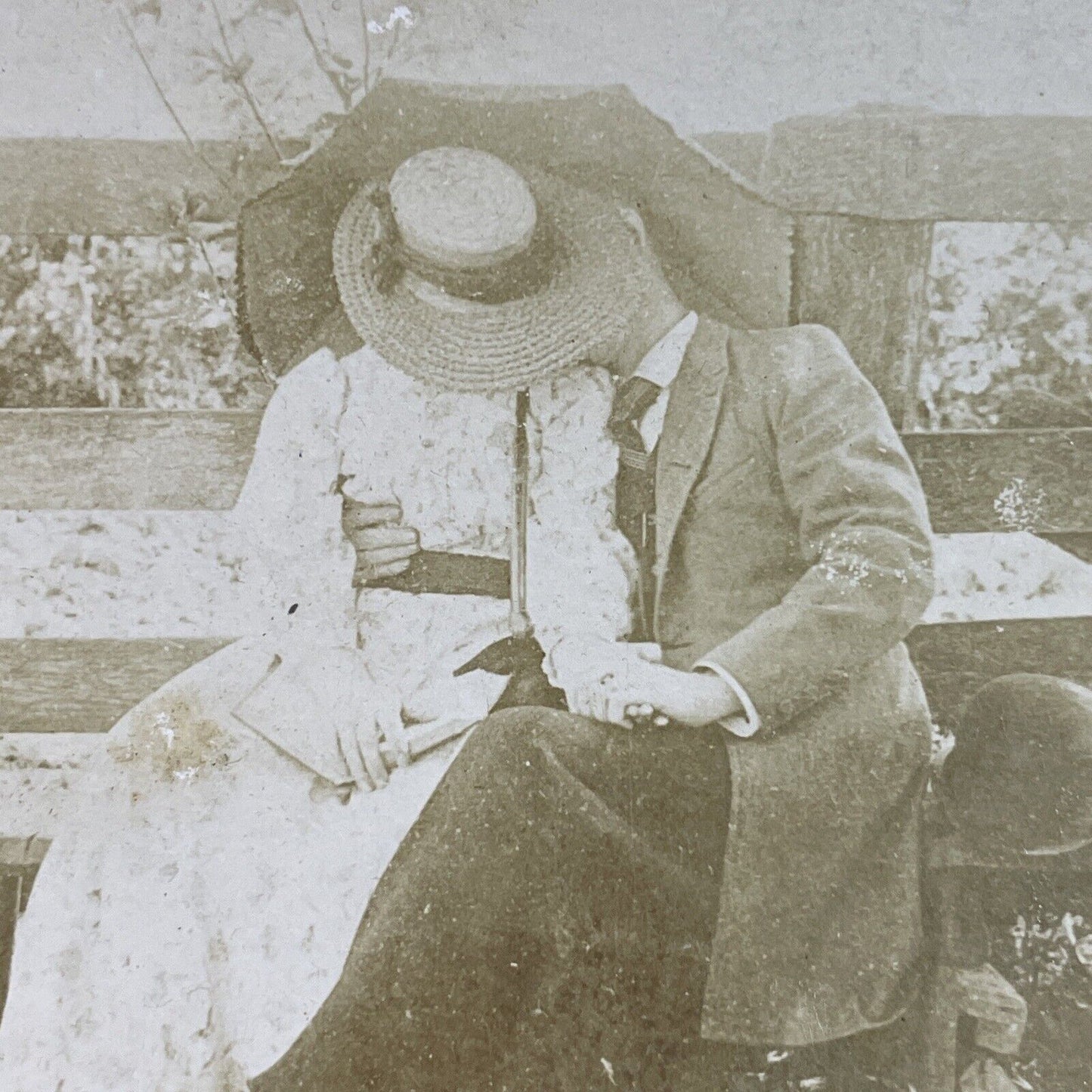 Antique 1880s Man And Woman Kiss On PArk Bench Stereoview Photo Card P3991