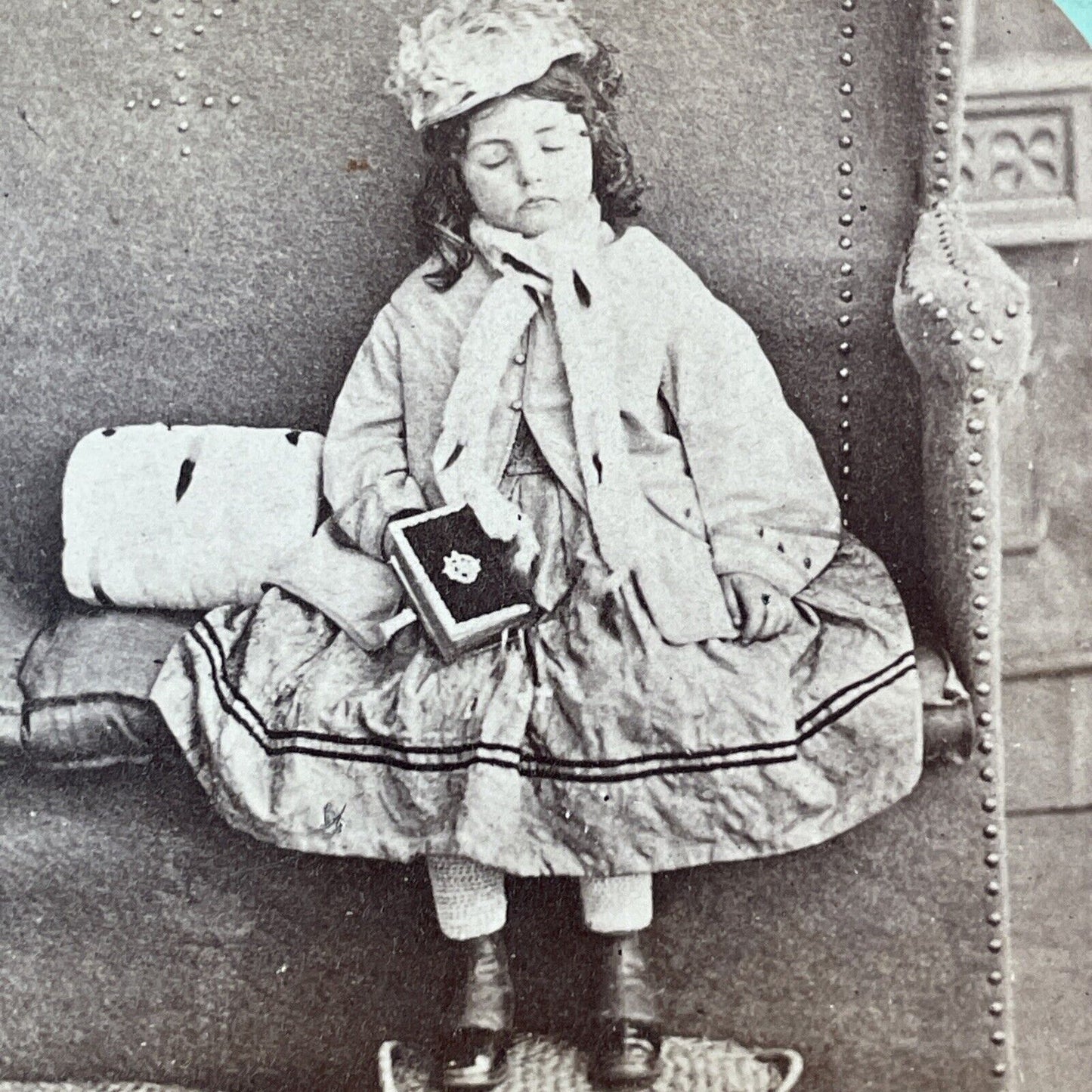 Child Falls Asleep Reading Her Bible In Church Stereoview Antique c1855 X3677