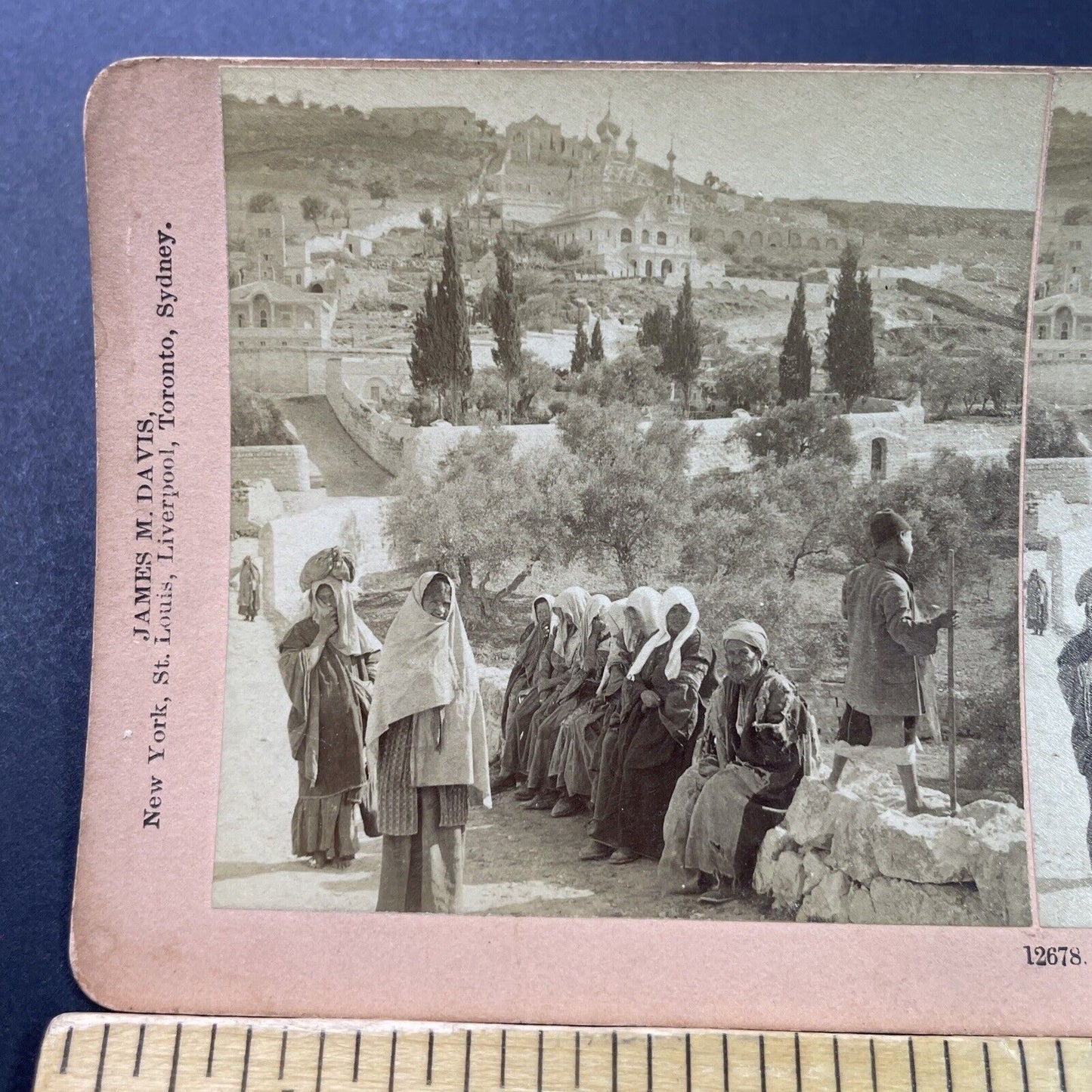 Antique 1890s Palestinian Peasants Sitting Jerusalem Stereoview Photo Card P3895