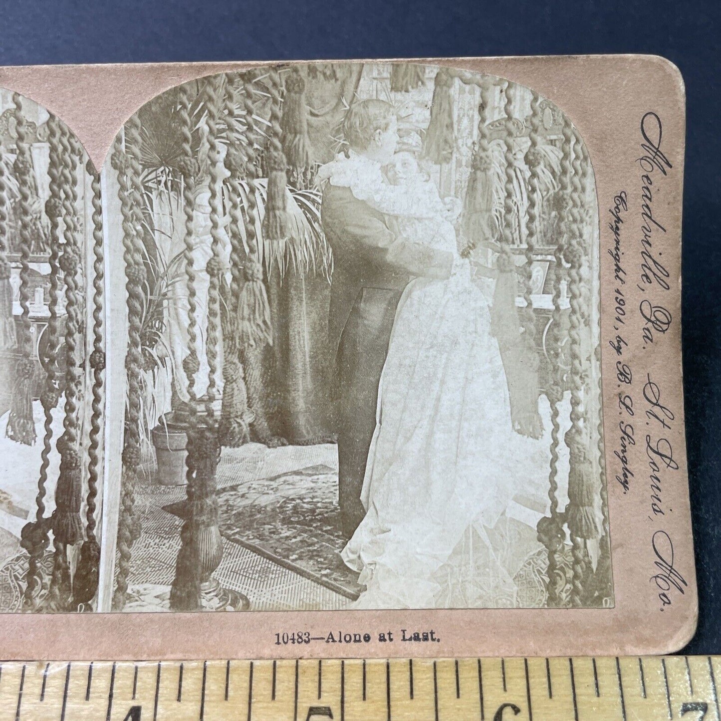 Antique 1901 Victorian Husband & Wife Kiss Embrance Stereoview Photo Card P3010