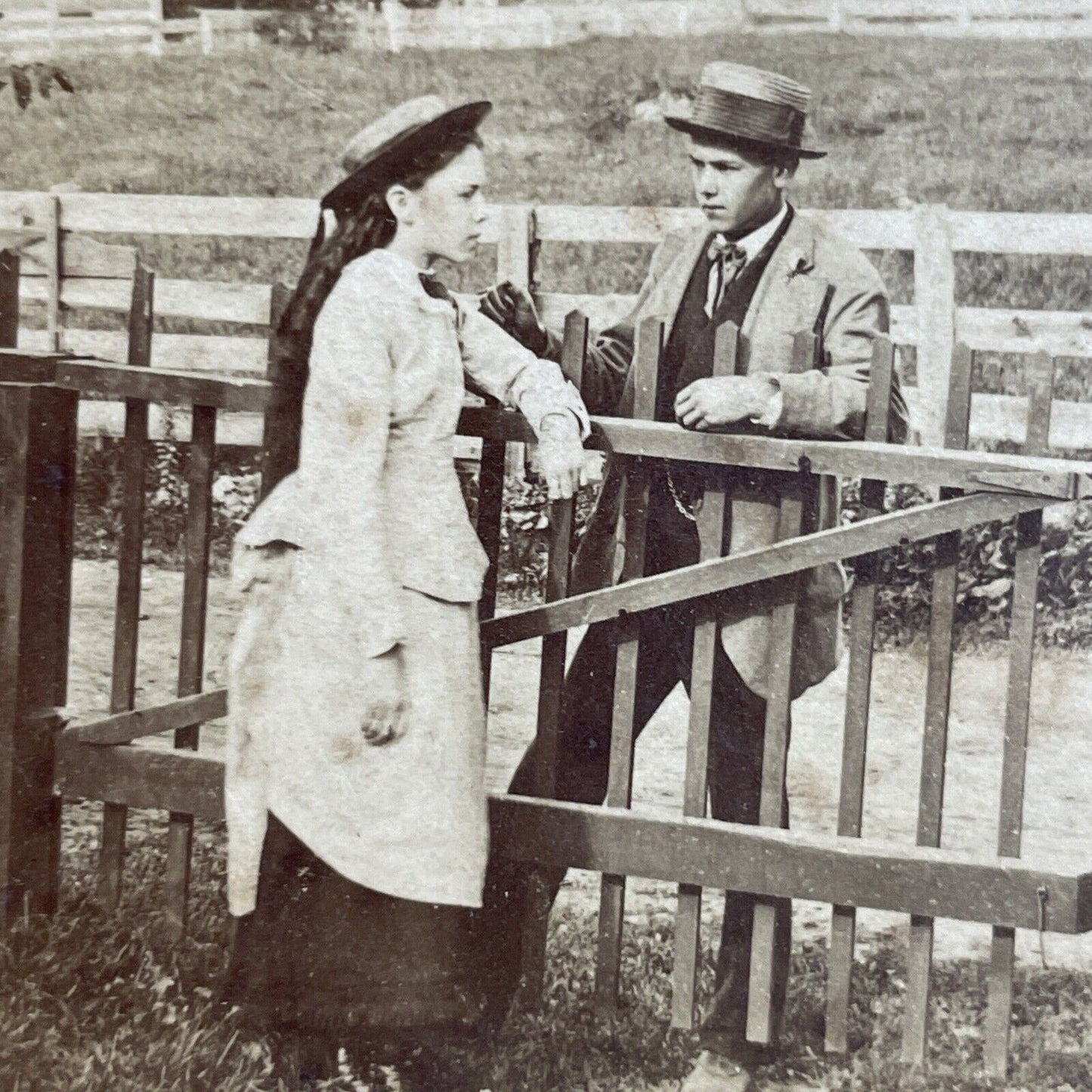 Antique 1876 Teenagers Talk Near Fence New Hampshire Stereoview Photo Card P3534