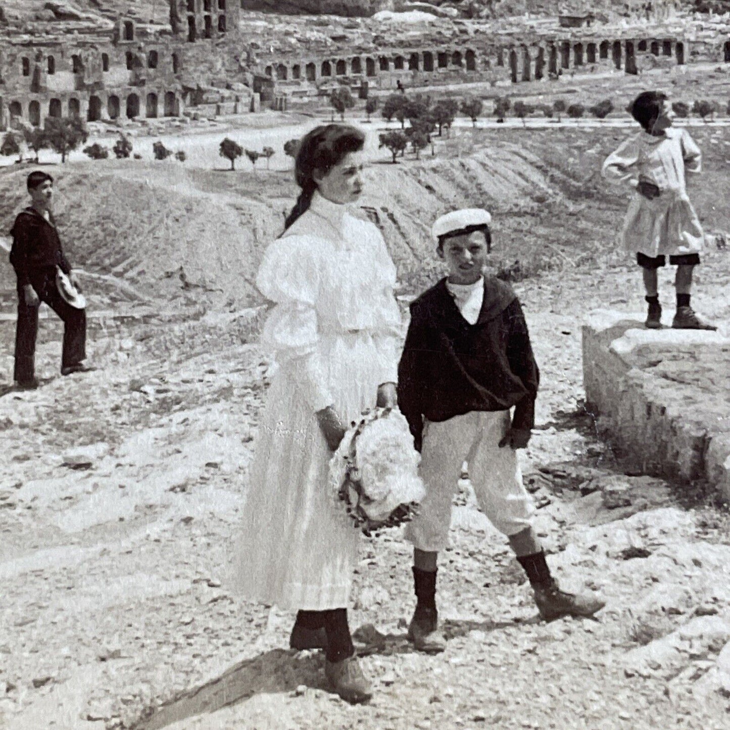 Antique 1907 Children In Traditional Greek Clothing Stereoview Photo Card P4402