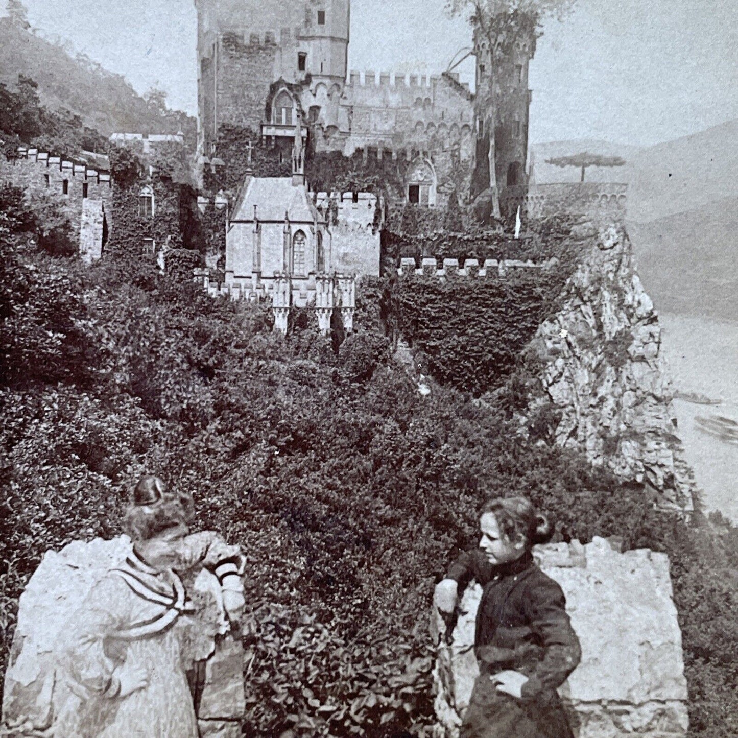 Antique 1902 German Women At Castle Rheinstein Stereoview Photo Card P2513