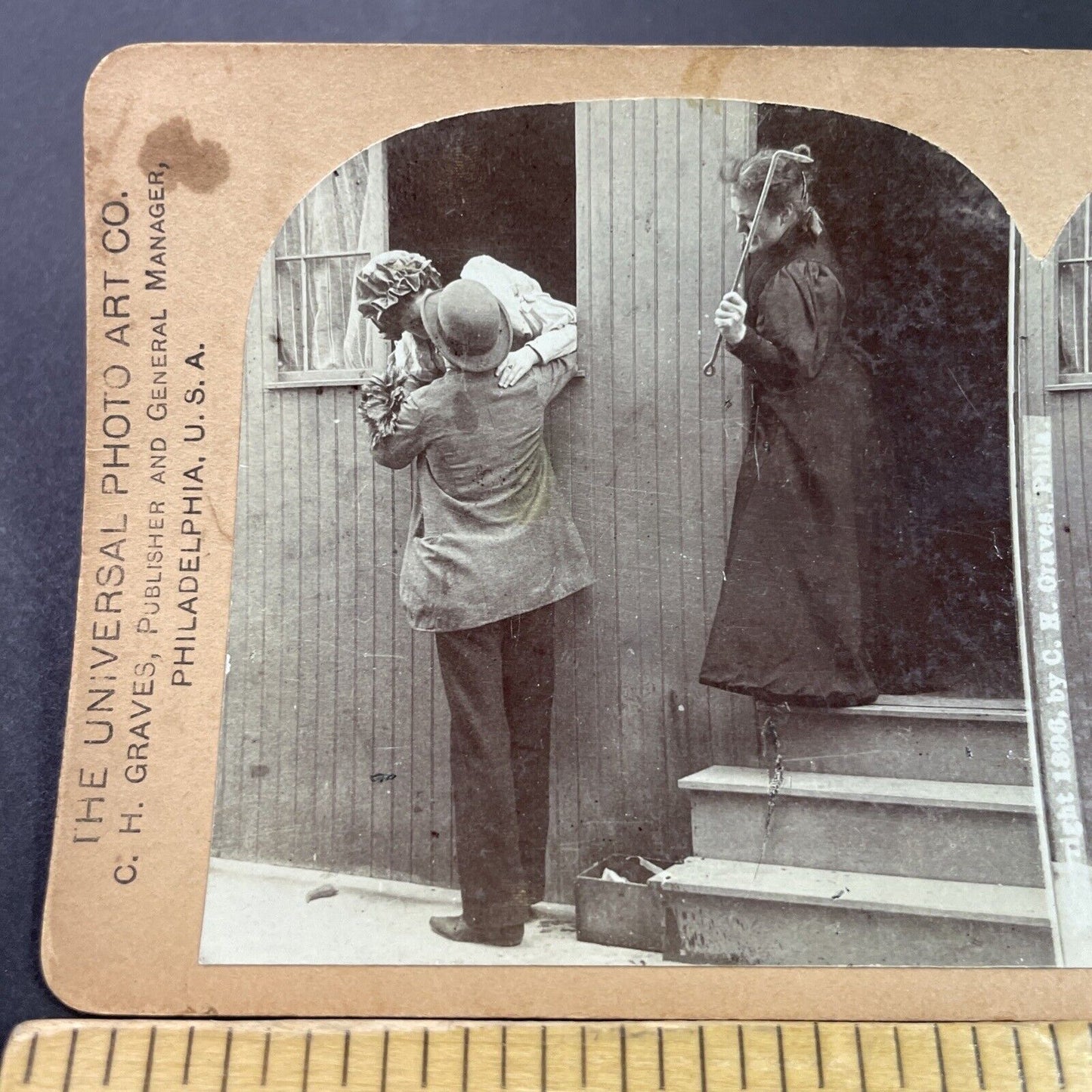 Antique 1890s Woman Beats Man For Kissing Daughter Stereoview Photo Card P3427