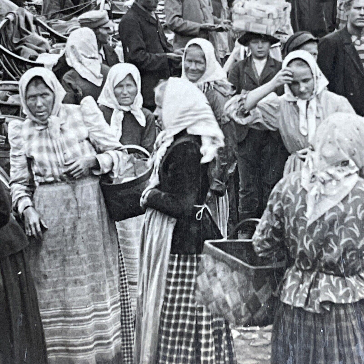 Antique 1905 Finland Women In Traditional Clothes Stereoview Photo Card P4524