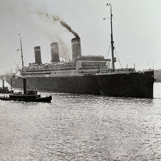 Antique 1921 USS Leviathan Ship & Tugboats Stereoview Photo Card P1663