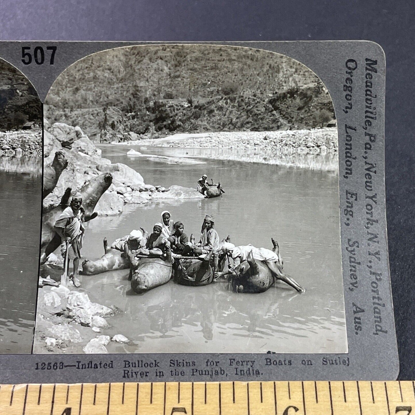 Antique 1910s People Using Dead Cows As Boats India Stereoview Photo Card P3698