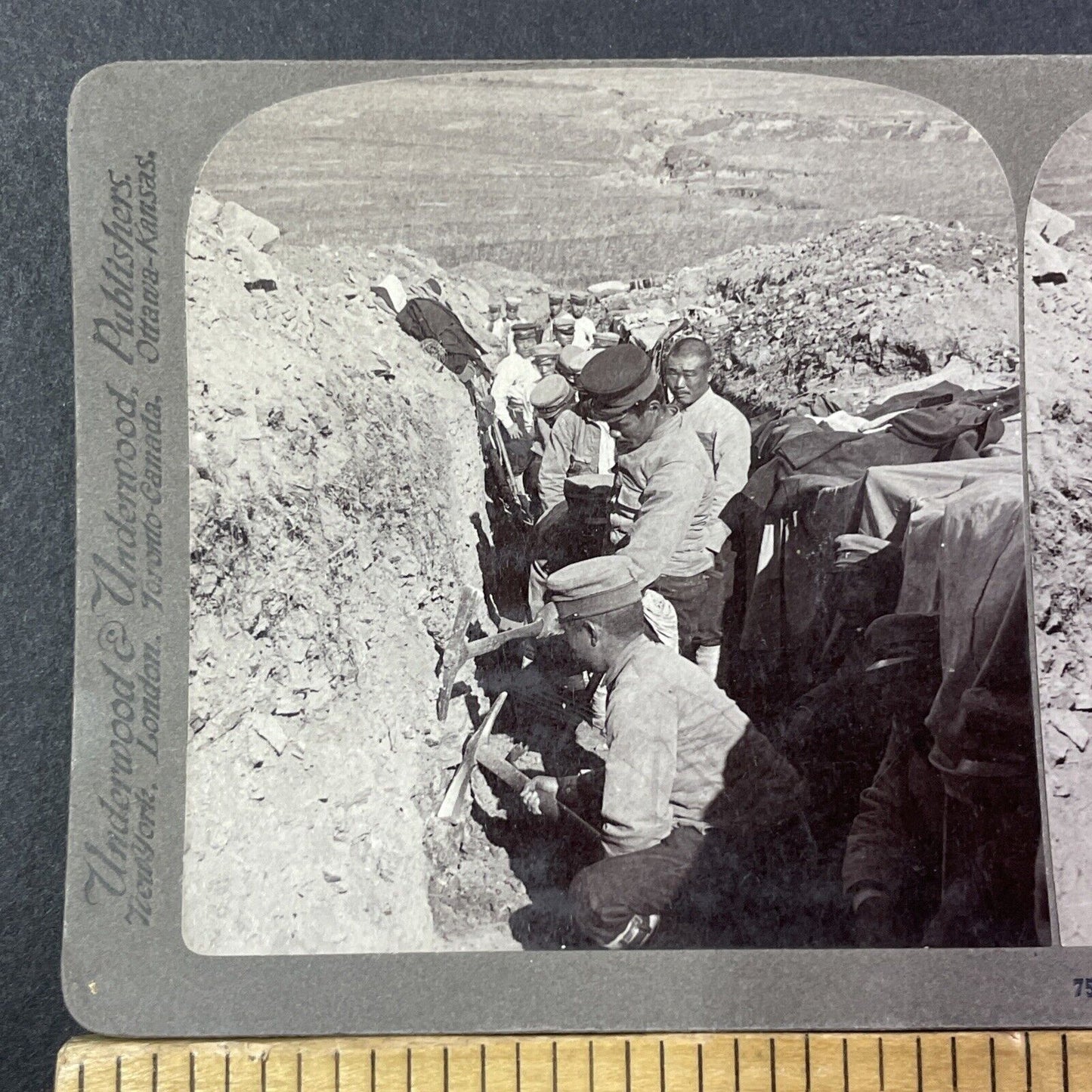 Japanese Soldiers Digging Trenches Stereoview Dalian China Antique c1905 X2807