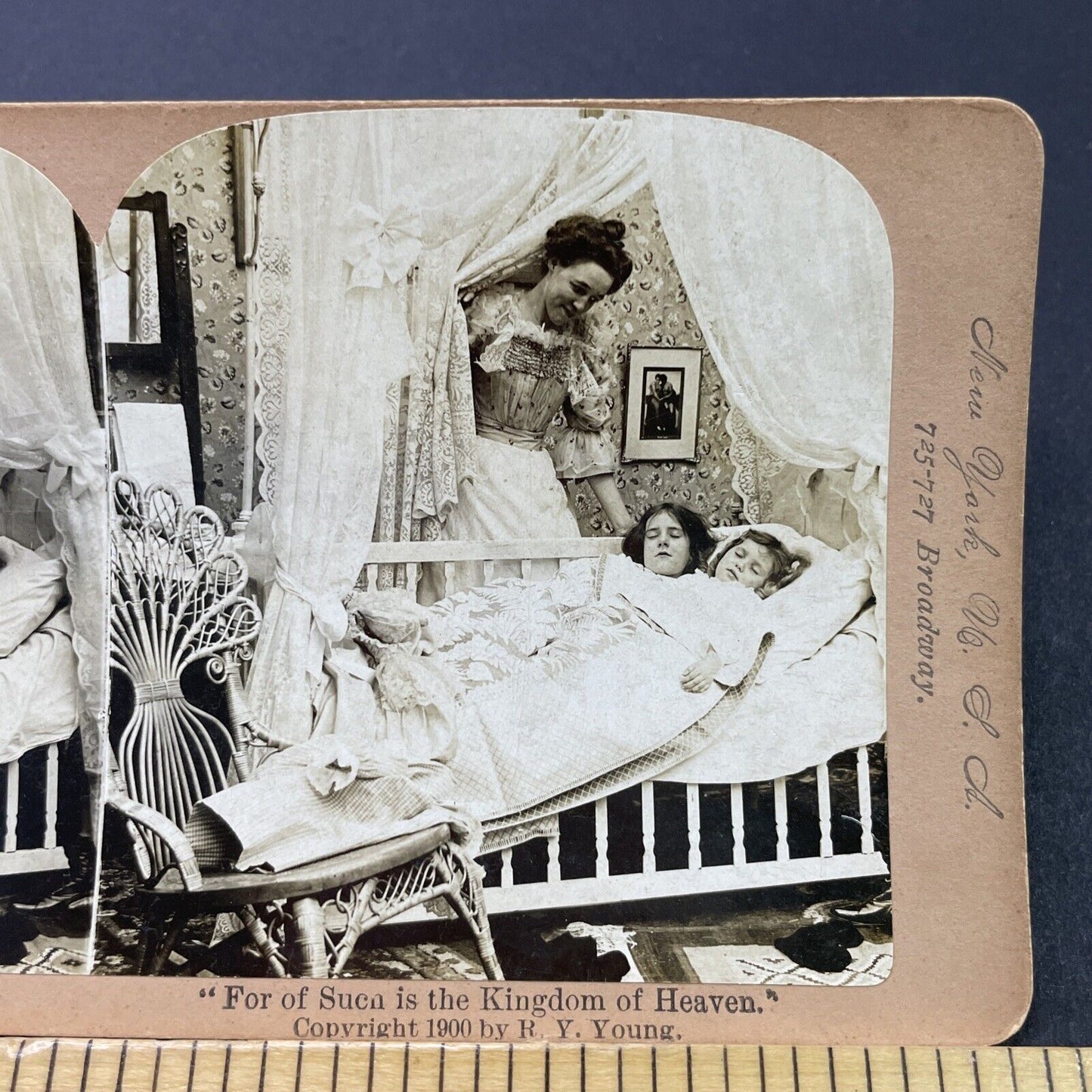 Antique 1890s Sisters Fall Asleep In Bed Stereoview Photo Card P2635